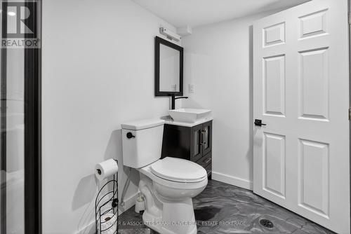 24 Third Avenue, St. Thomas, ON - Indoor Photo Showing Bathroom