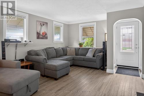24 Third Avenue, St. Thomas, ON - Indoor Photo Showing Living Room