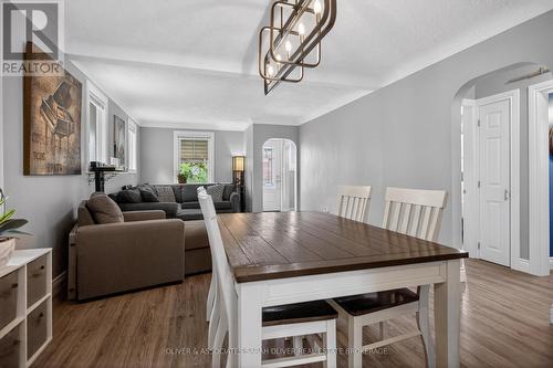 24 Third Avenue, St. Thomas, ON - Indoor Photo Showing Living Room