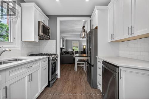 24 Third Avenue, St. Thomas, ON - Indoor Photo Showing Kitchen With Double Sink With Upgraded Kitchen