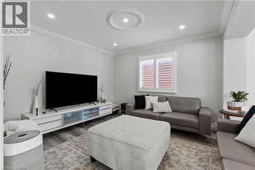 Living area featuring recessed lighting and crown molding - 27 Barbara Court, Hamilton, ON - Indoor Photo Showing Living Room