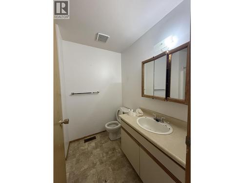 3687 First Avenue, Smithers, BC - Indoor Photo Showing Bathroom