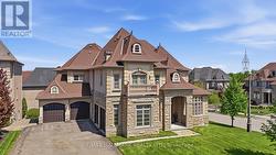 123 CARISBROOKE CIRCLE Aurora, ON L4G 0K4