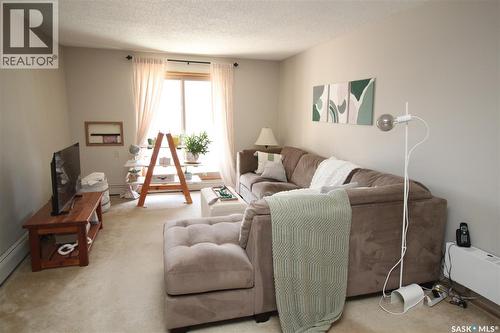 203 1008 Temperance Street, Saskatoon, SK - Indoor Photo Showing Living Room