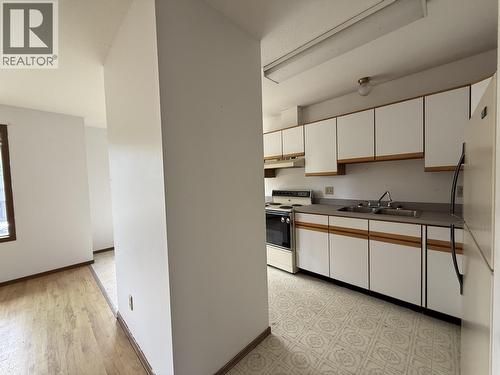 3512 Second Avenue, Smithers, BC - Indoor Photo Showing Kitchen With Double Sink