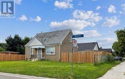 14 KIRBY ROAD Toronto, ON M3L 1B6