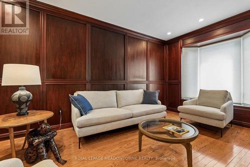 3170 Plum Tree Crescent, Mississauga, ON - Indoor Photo Showing Living Room