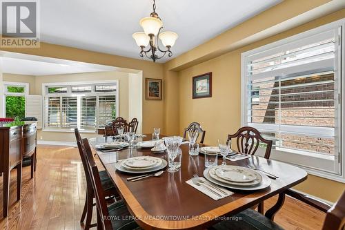3170 Plum Tree Crescent, Mississauga, ON - Indoor Photo Showing Dining Room