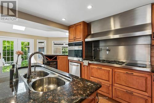 3170 Plum Tree Crescent, Mississauga, ON - Indoor Photo Showing Kitchen With Double Sink