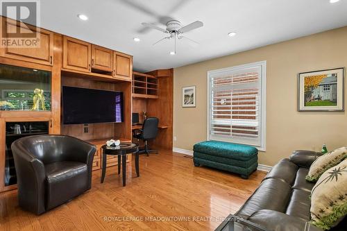 3170 Plum Tree Crescent, Mississauga, ON - Indoor Photo Showing Living Room