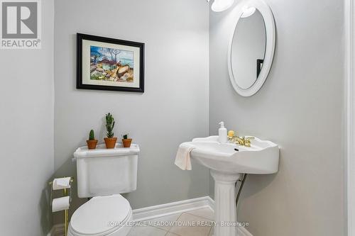 3170 Plum Tree Crescent, Mississauga, ON - Indoor Photo Showing Bathroom