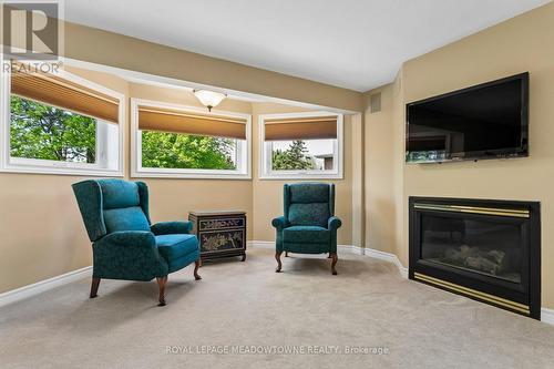 3170 Plum Tree Crescent, Mississauga, ON - Indoor Photo Showing Living Room With Fireplace