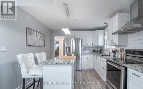361 Beach Boulevard, Hamilton, ON - Indoor Photo Showing Kitchen With Upgraded Kitchen