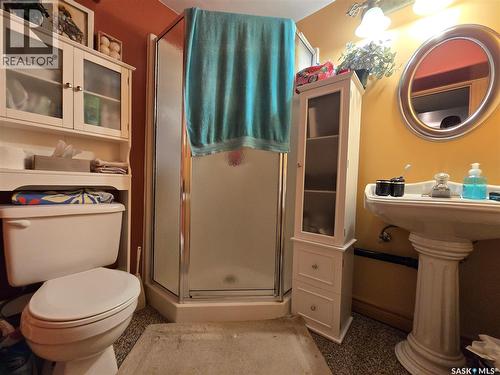 43 Assiniboia Avenue, Mctaggart, SK - Indoor Photo Showing Bathroom