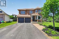 121 MUSKEGO CRESCENT  Ottawa, ON K2W 1H6