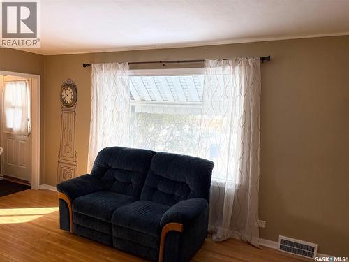 113 Laurier Avenue, Yorkton, SK - Indoor Photo Showing Living Room