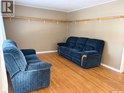 113 Laurier Avenue, Yorkton, SK - Indoor Photo Showing Living Room