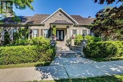 5 HUMBERVIEW DRIVE Vaughan, ON L4H 1B1