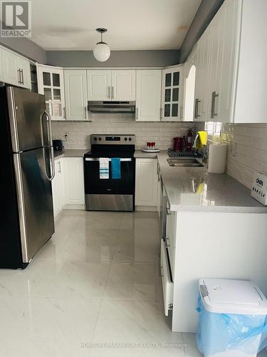 27 Lonestar Crescent, Brampton, ON - Indoor Photo Showing Kitchen