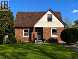15 BARRETT Avenue  Cambridge, ON N1R 3A1