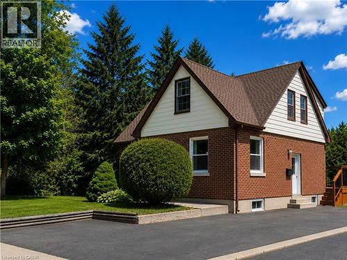 15 BARRETT Avenue  Cambridge, ON N1R 3A1