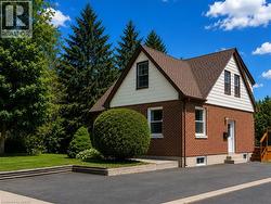 15 BARRETT Avenue  Cambridge, ON N1R 3A1