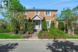 254 WESTVALLEY PRIVATE E  Ottawa, ON K1V 2B6