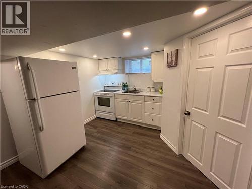 115 Highland Road W, Kitchener, ON - Indoor Photo Showing Kitchen