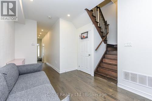 3958 Leonardo Street, Burlington, ON - Indoor
