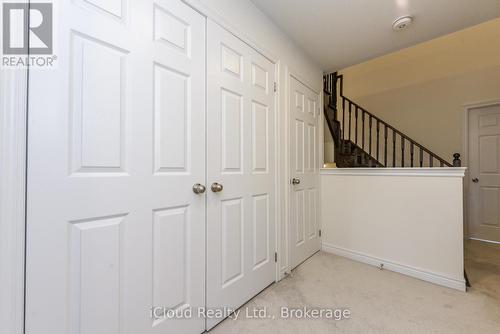 3958 Leonardo Street, Burlington, ON - Indoor Photo Showing Other Room