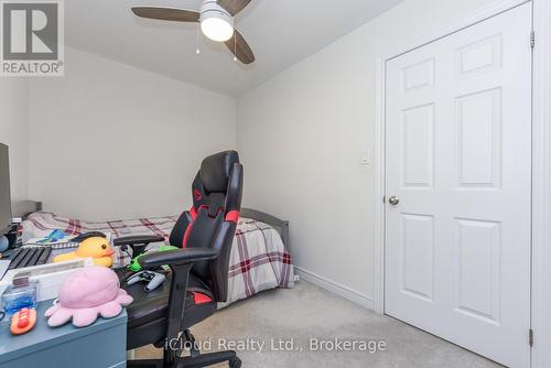 3958 Leonardo Street, Burlington, ON - Indoor Photo Showing Bedroom
