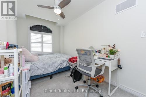 3958 Leonardo Street, Burlington, ON - Indoor Photo Showing Bedroom