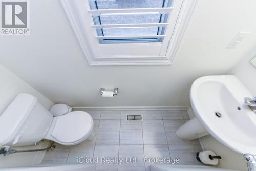 3958 Leonardo Street, Burlington, ON - Indoor Photo Showing Bathroom