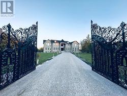 3 STANLEY CARBERRY DRIVE Brampton, ON L6P 0C2