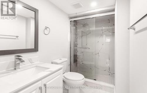 446 Argyle Street, Cambridge, ON - Indoor Photo Showing Bathroom