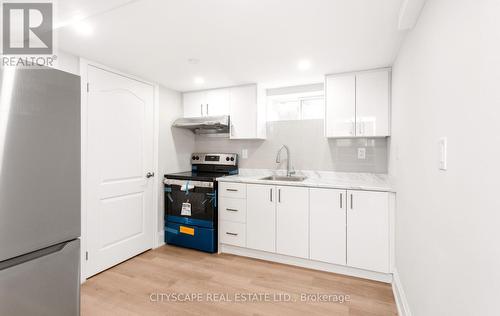 446 Argyle Street, Cambridge, ON - Indoor Photo Showing Kitchen