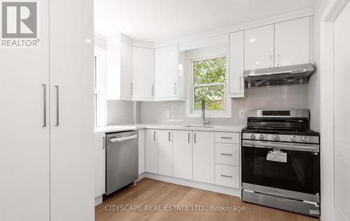 446 Argyle Street, Cambridge, ON - Indoor Photo Showing Kitchen