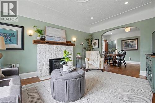 34 Weir Street S, Hamilton, ON - Indoor Photo Showing Living Room With Fireplace