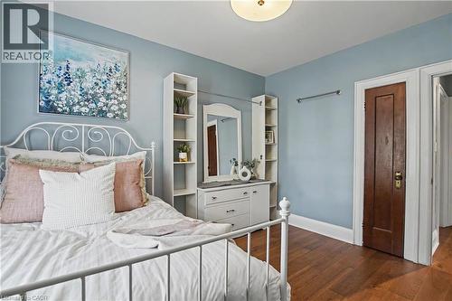 34 Weir Street S, Hamilton, ON - Indoor Photo Showing Bedroom