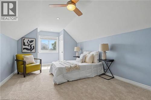 34 Weir Street S, Hamilton, ON - Indoor Photo Showing Bedroom