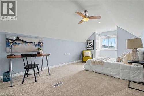 34 Weir Street S, Hamilton, ON - Indoor Photo Showing Bedroom