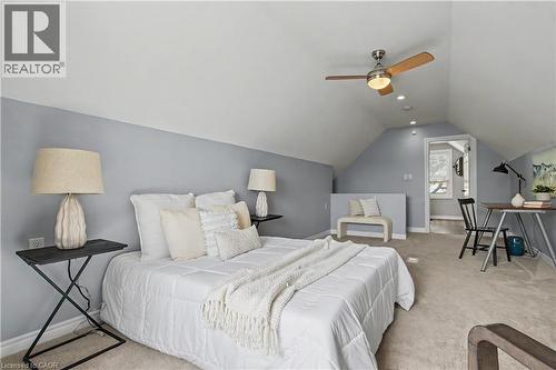 34 Weir Street S, Hamilton, ON - Indoor Photo Showing Bedroom