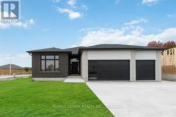 601 SWEETBAY CRESCENT Sarnia, ON N7S 0A8