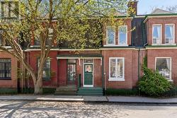 5 MARK STREET Toronto, ON M5A 1Z3