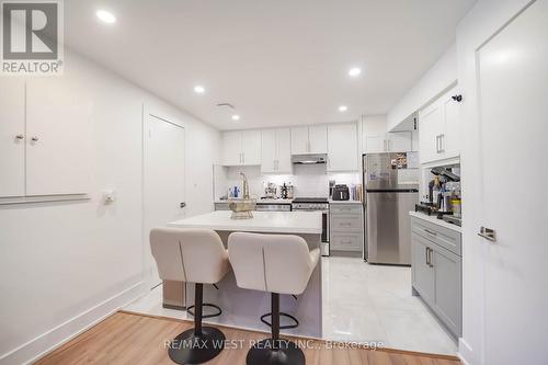 4296 Claypine Rise, Mississauga, ON - Indoor Photo Showing Kitchen