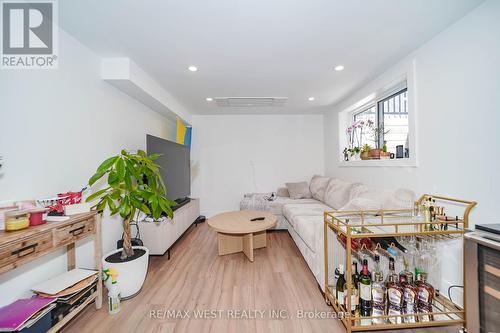 4296 Claypine Rise, Mississauga, ON - Indoor