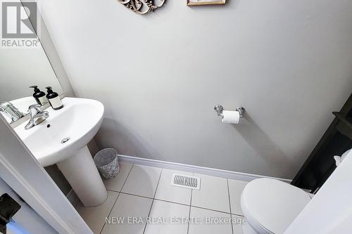 40 Fairgrounds Drive, Hamilton, ON - Indoor Photo Showing Bathroom