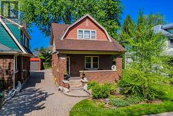 17 WOLSELEY AVENUE St. Catharines (Downtown), ON L2R 4T4