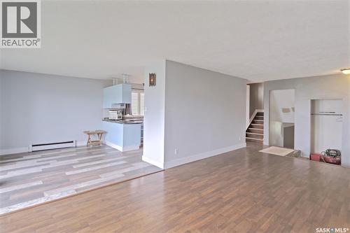 333 Dominion Bay, Central Butte, SK - Indoor