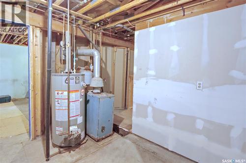 333 Dominion Bay, Central Butte, SK - Indoor Photo Showing Basement
